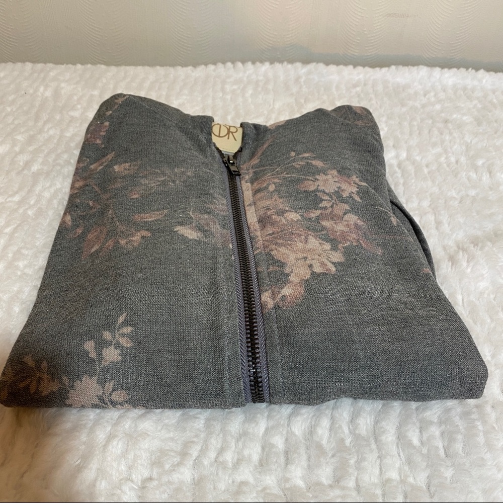 Chaser Evereve Cottagecore Floral Zip-Up Hoodie - Picture 13 of 13